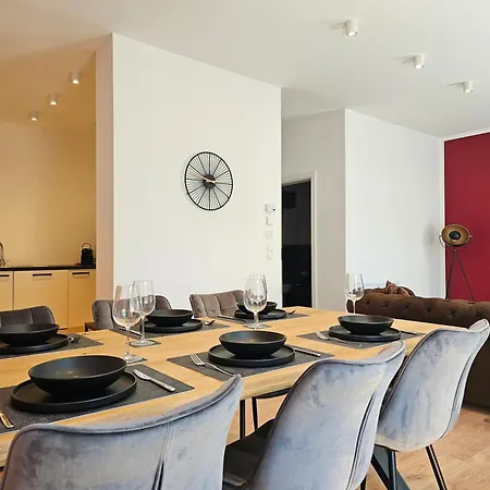 Homebase Am Schloss - Perfekt Fuer Gruppen - 4 - 1 Haus Prázdninový dům