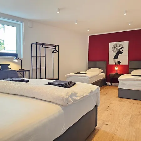 Homebase Am Schloss - Perfekt Fuer Gruppen - 4 - 1 Haus * Montabaur