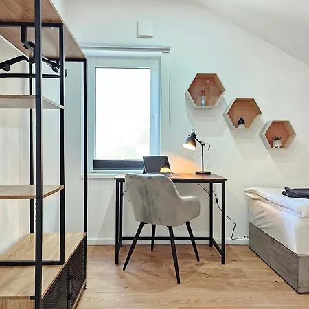 Homebase Am Schloss - Perfekt Fuer Gruppen - 4 - 1 Haus Montabaur