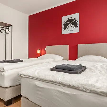 Homebase Am Schloss - Perfekt Fuer Gruppen - 4 - 1 Haus *