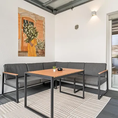 Holiday home Homebase Am Schloss - Perfekt Fuer Gruppen - 4 - 1 Haus Montabaur