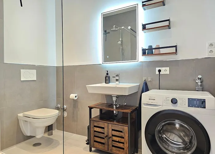 Homebase Am Schloss - Perfekt Fuer Gruppen - 4 - 1 Haus * 蒙塔鲍尔