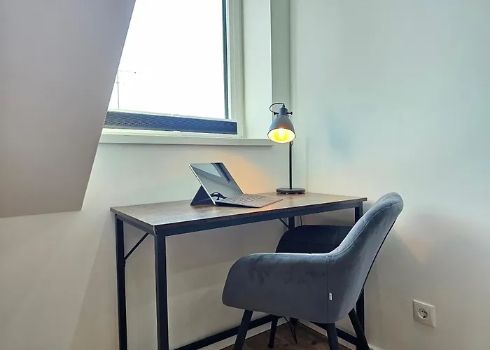 Homebase Am Schloss - Perfekt Fuer Gruppen - 4 - 1 Haus 蒙塔鲍尔