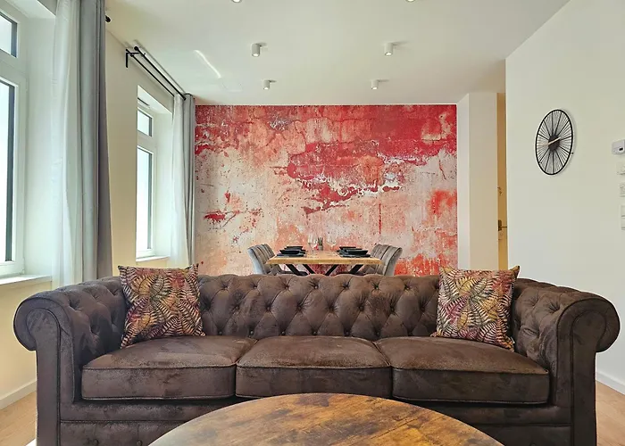 Homebase Am Schloss - Perfekt Fuer Gruppen - 4 - 1 Haus * Montabaur