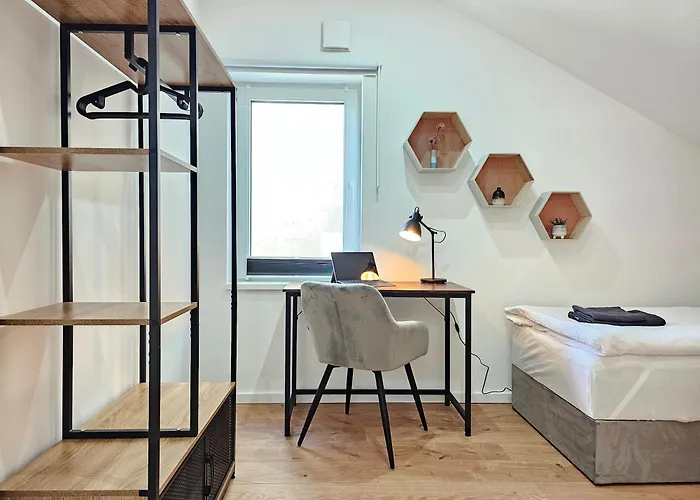 Homebase Am Schloss - Perfekt Fuer Gruppen - 4 - 1 Haus Montabaur