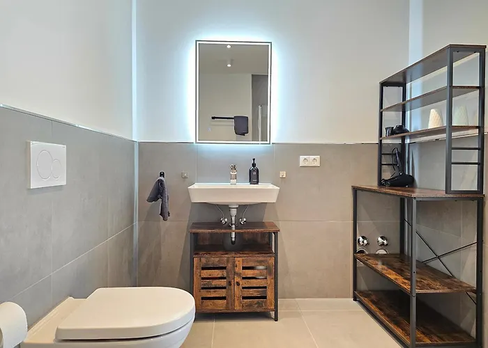 Homebase Am Schloss - Perfekt Fuer Gruppen - 4 - 1 Haus 蒙塔鲍尔