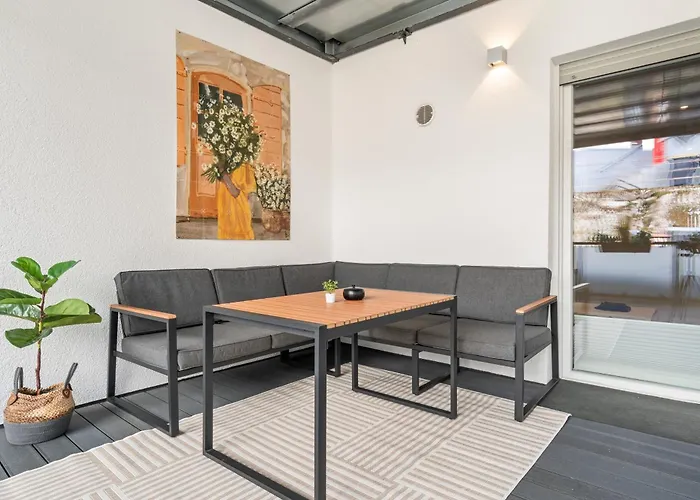 Holiday home Homebase Am Schloss - Perfekt Fuer Gruppen - 4 - 1 Haus Montabaur